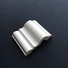 Panel 4 | Medium-sized rounded decorative molding