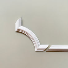 Panel 2C | The corner piece of the decorative list